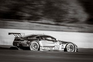 Aston Martin Racing Aston Martin Vantage V8 rijdt door Pouhon van Sjoerd van der Wal Fotografie