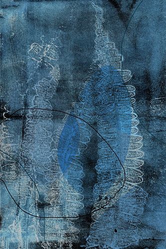 Abstract Botanisch. Varens in blauw, zwart en roestkleur.