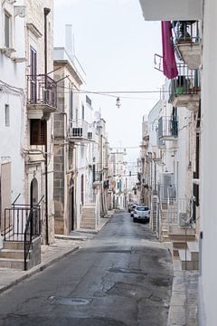 Die stimmungsvollen Straßen von Ostuni von DsDuppenPhotography