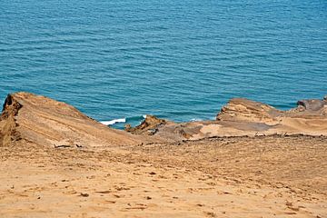 Traces dans le sable sur Ines Thun