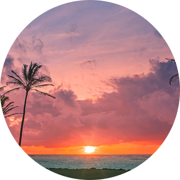 Zonsopkomst bij Kapaa Beach, Kauai, Hawaii