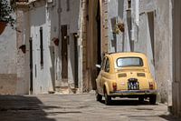 Fiat 500 in street in Specchia (4)