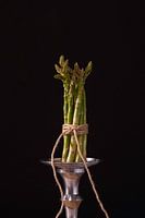Stilleven groene asperges