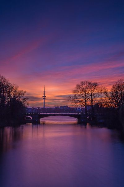 Mundsburger Brücke, Hamburg by Heiko Mundel
