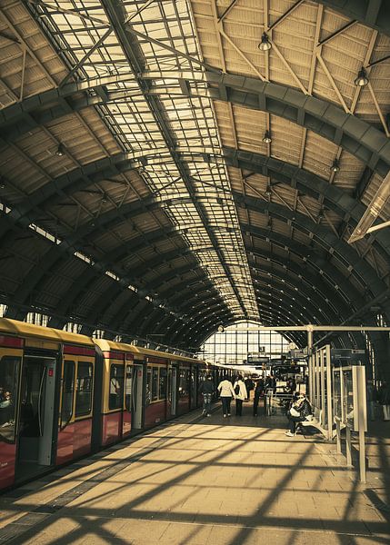 S-Bahn Friedrichstraße, Berlin by Jonas Röjestål