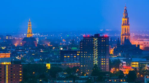 Groningen tijdens het blauwe uurtje met uitzicht richting centrum.