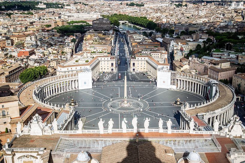 uitzicht op het sint pietersplein in Rome van Eric van Nieuwland