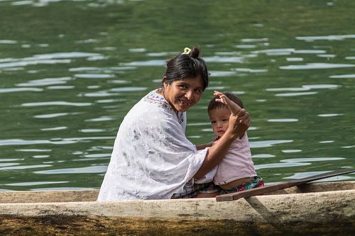 Porträt einer Maya-Mutter und eines Maya-Sohnes