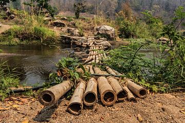 Rustikale Überquerung - Die Bambusbrücke von Pai von Femke Ketelaar
