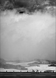 Bergfietsers | Grimselpass  von Fons Bitter