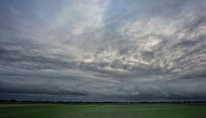 Buien boven de polder van Bo Scheeringa Photography