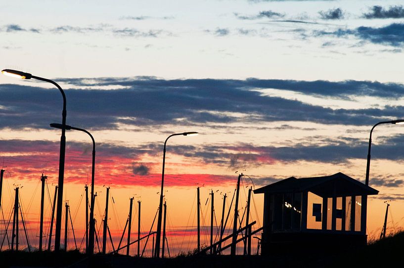 Zon avond huisje van Blond Beeld