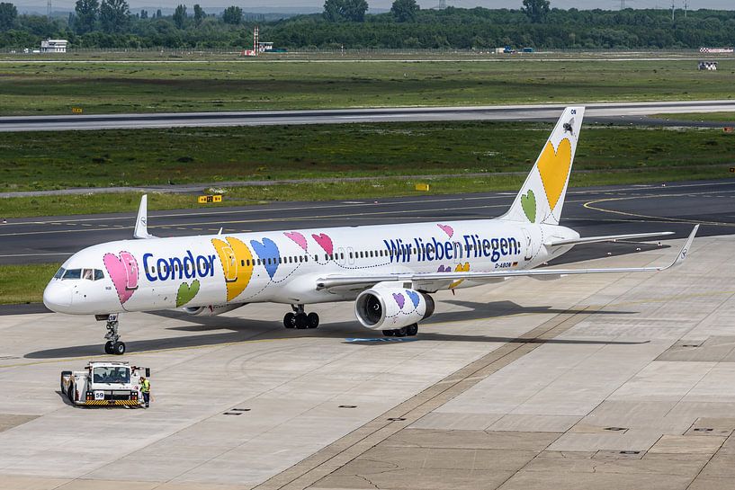 Condor Boeing 757-300 &quot;Wir lieben Fliegen&quot;. by Jaap van den Berg