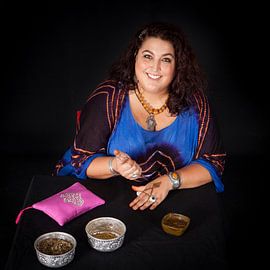 Portret van jongere Hennakunstenares van Huisinga Fotografie