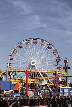 Santa Monica Ferris wheel by Laurenz Heymann