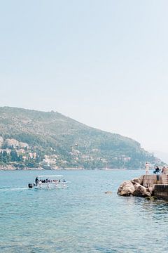 Prachtig uitzicht op vaarboot in Dubrovnik | Kroatie van Amy Hengst