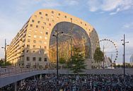 De Markthal en Reuzenrad in Rotterdam van Charlene van Koesveld thumbnail