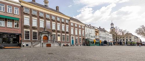 Breda - Lege Grote Markt tijdens Coronacrisis