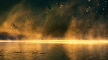 Burning water during the golden hour by Bram Lubbers