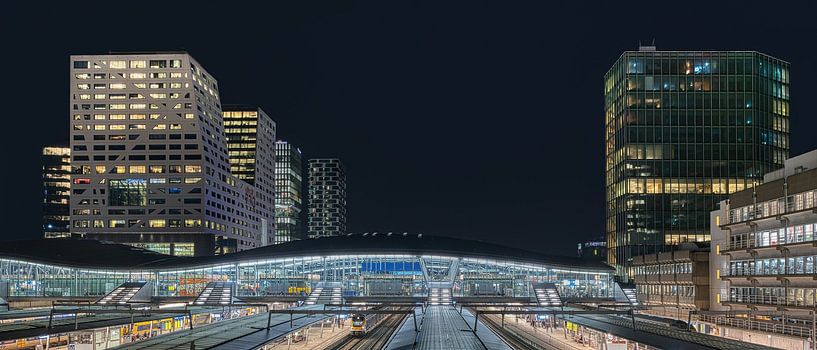 Train station by Han Kok