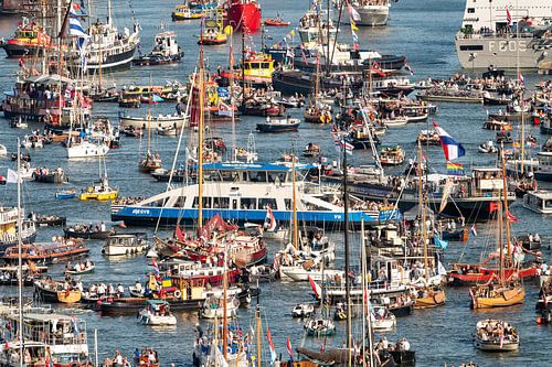 GVB-Fähre während der SAIL Amsterdam 2025 auf dem Fluss IJ