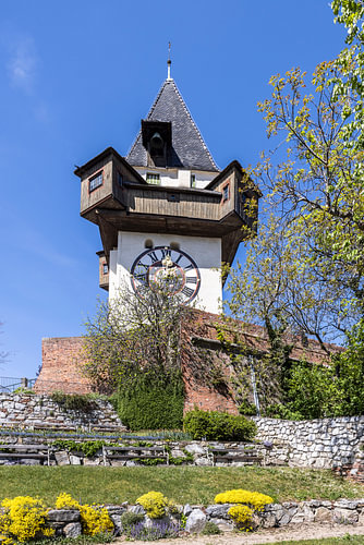 Idylle au Schlossberg avec la tour de l'horloge de Graz sur Melanie Viola