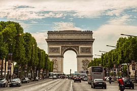 Arc de Triomphe, Paris by Melvin Erné
