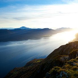 Berg met zon in noorwegen van Mooie Schilderijen