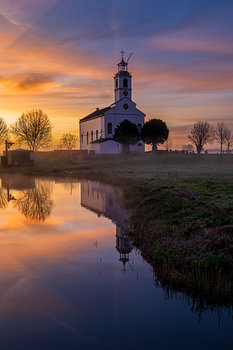 Sunrise at the Little Church in Simonshaven