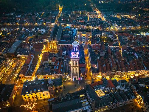 Kampen Nieuwe Toren tijdens een winteravond