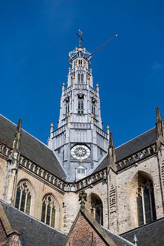 Haarlem  Nederland Grote Kerk of St.-Bavokerk onder een blauwe hemel