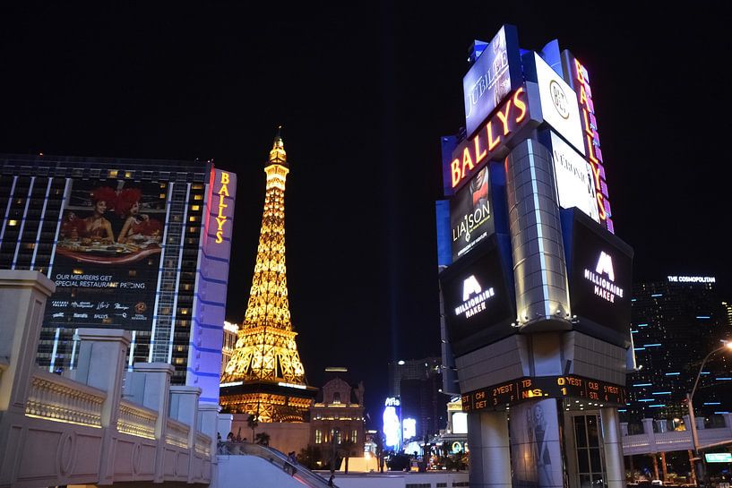 Las Vegas by Hello Pompoyo