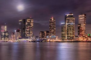 Rotterdam Kop van Zuid met volle maan