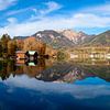 Wolfgang se reflète dans le lac Wolfgangsee sur Christa Kramer