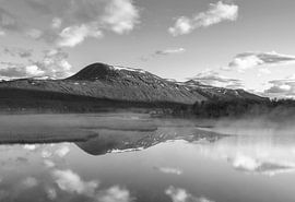 Sonnenaufgang Kiruna - Nikkaluokta (Schweden) von Marcel Kerdijk