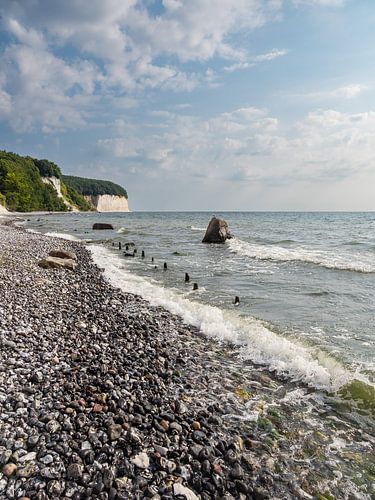 Krijtrotsen aan de kust van de Oostzee op het eiland Rügen
