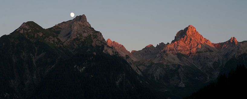Sunset in the Alps by Arthur van Iterson