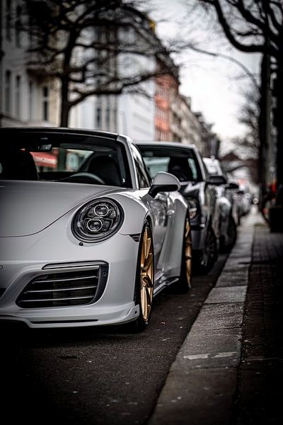 Porsche by Bastian Otto