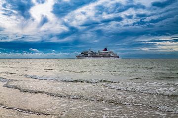 Cruise ship Ms Europa by MSP Canvas