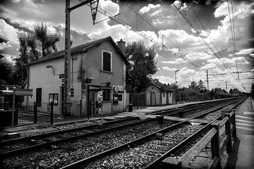 Gare de Saint Piat  / klein stationnetje , Frankrijk van Blond Beeld