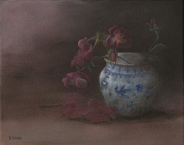 Still Life with Roses by Helga Pohlen - ThingArt