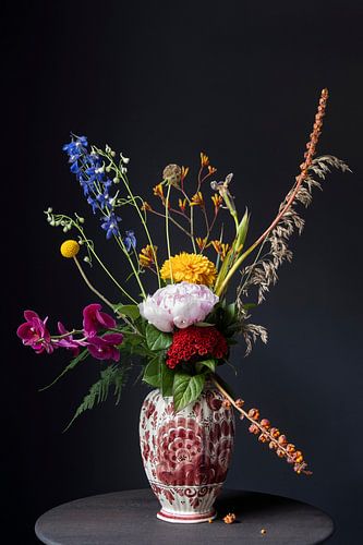 Pluk-Bouquet in roter Vase aus Delfter