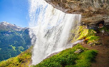 The veil falls into the depths by Christa Kramer