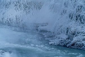 Gullfoss im Griff des Winters - Islands gefrorene Pracht
