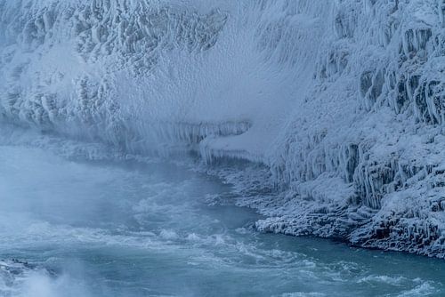 Gullfoss in de Greep van Winter IJslands Bevroren Pracht