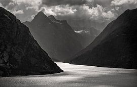 Bergmeer | Grimselpass by Fons Bitter