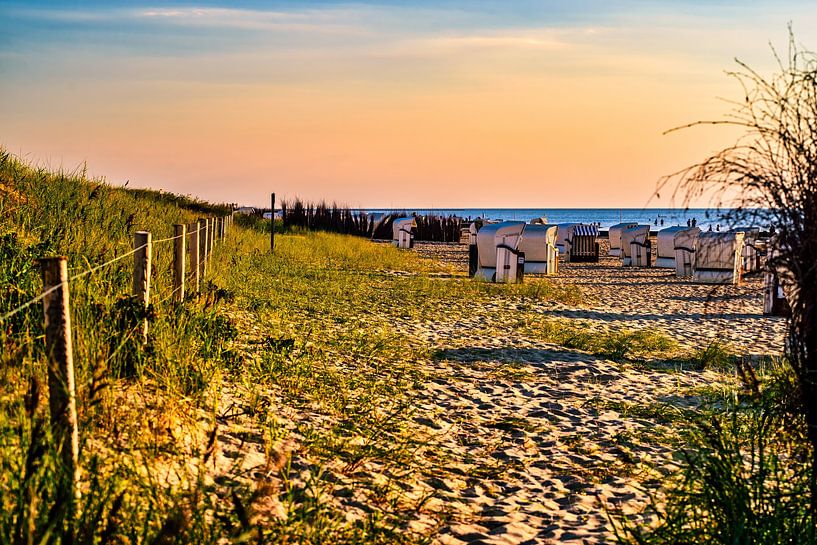 Goldene Stunde am Strand von Cuxhaven von Thomas Riess