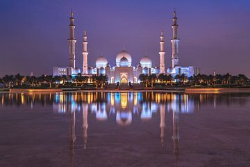 Sheikh Zayed Mosque at Night