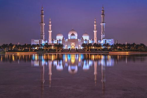 Sheikh Zayed Mosque at Night