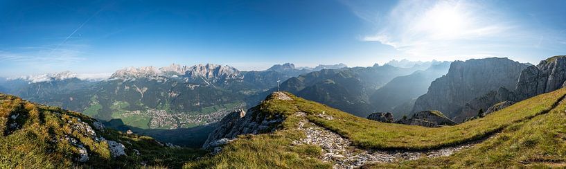 Summit of the Val di Fassa in South Tyrol by Leo Schindzielorz